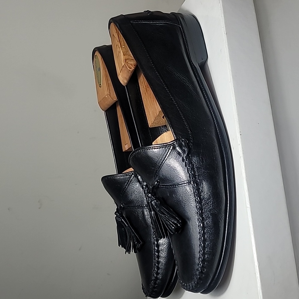 Cole Haan black leather tasseled loafers size 11.5M